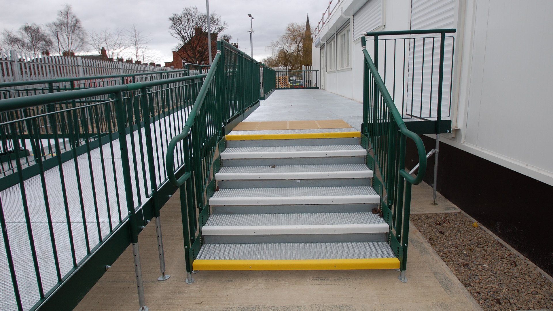 The Benefits of Quick-Install Step Units for Homes and Businesses ...